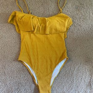 CupShe NWT one piece swimsuit size M